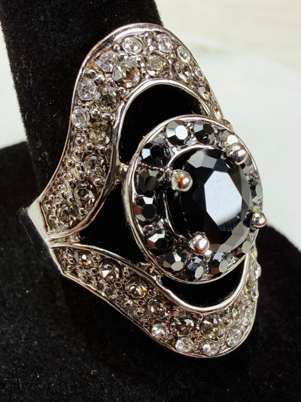 Vintage silvertone, dark and clear bling statement ring